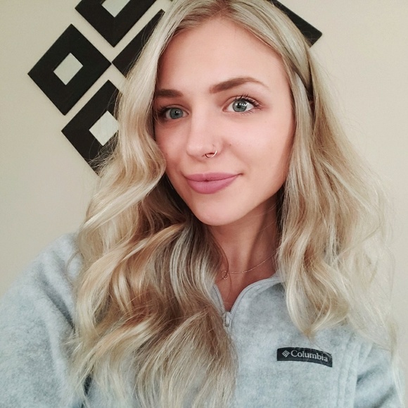 Meet your Posher, Christina - Picture 1 of 1